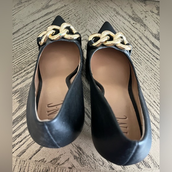 *NEW* INC International Concepts Black Heels Pumps w/ Gold Chain Size 9 - Picture 4 of 4